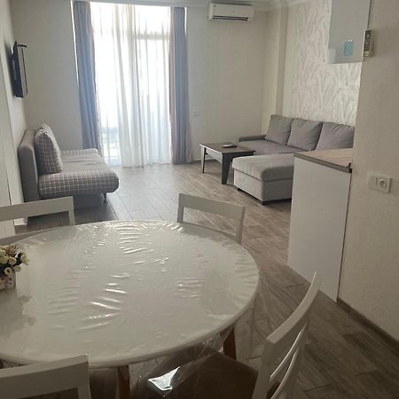 Seaview Panoramic Apartments Orbi Sea Towers Batumi Bagian luar foto