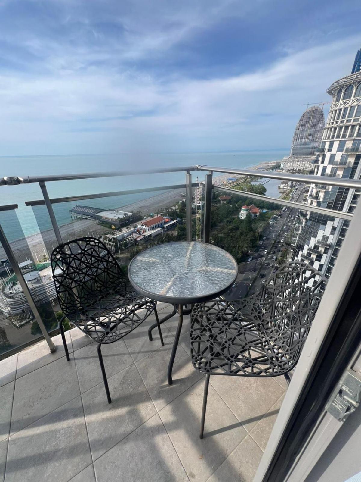 Seaview Panoramic Apartments Orbi Sea Towers Batumi Bagian luar foto
