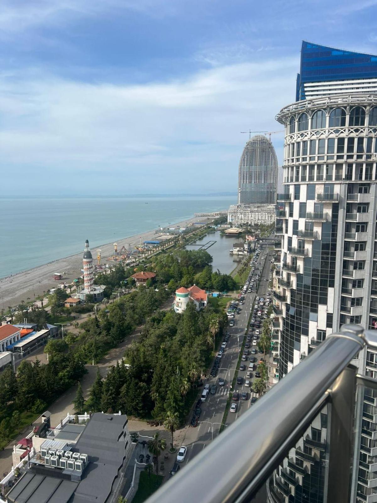 Seaview Panoramic Apartments Orbi Sea Towers Batumi Bagian luar foto