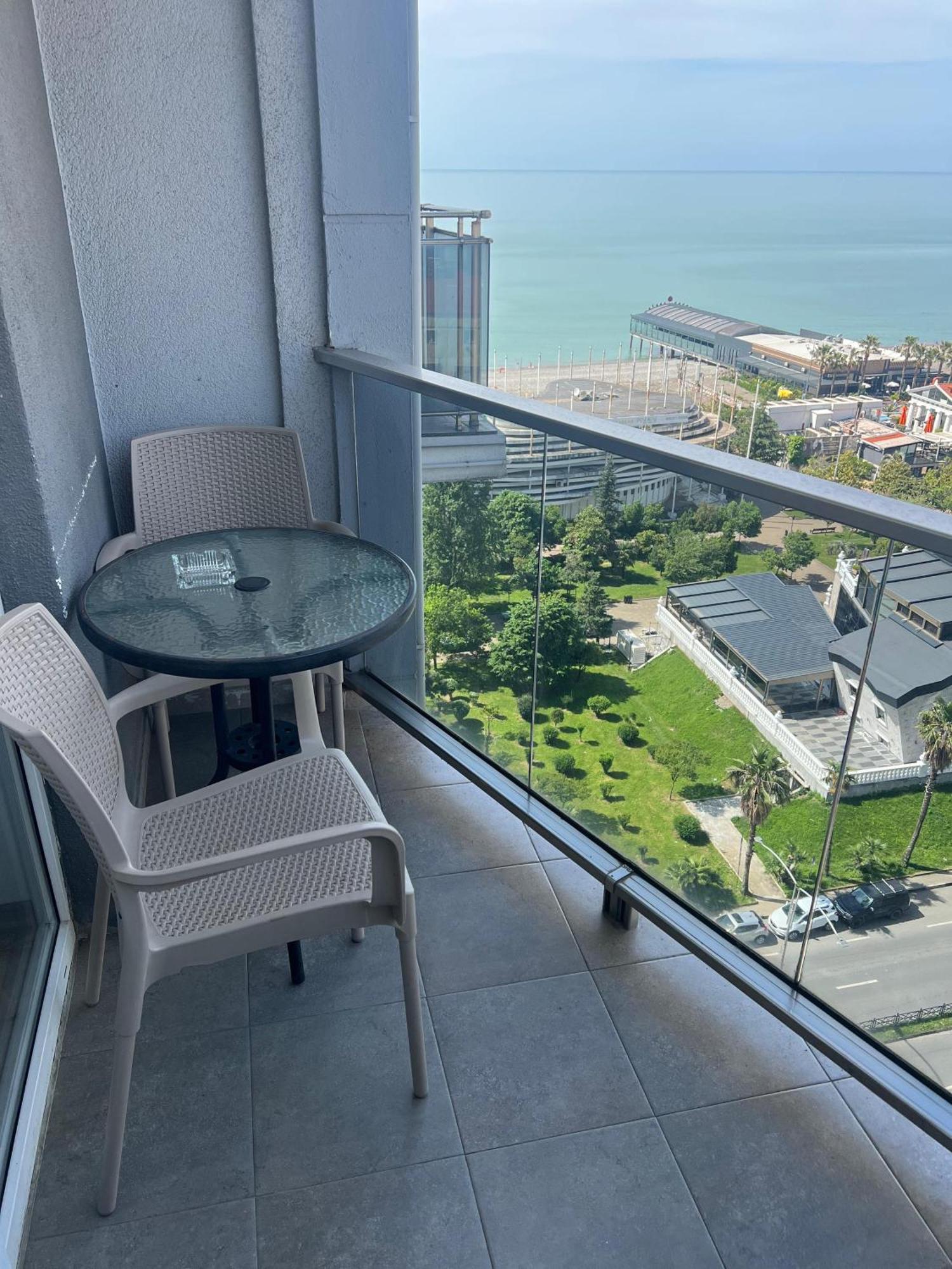 Seaview Panoramic Apartments Orbi Sea Towers Batumi Bagian luar foto